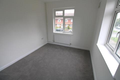 2 bedroom maisonette to rent, Harlington UB3