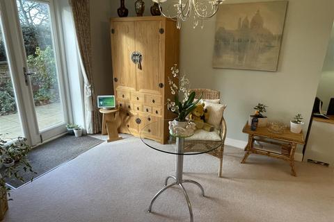 2 bedroom flat for sale, Station Road, Bourton-On-The-Water, Cheltenham