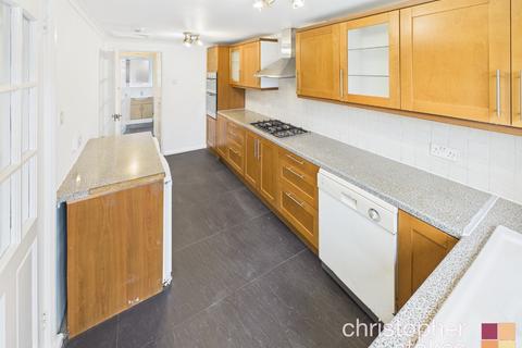 3 bedroom semi-detached house to rent, Salisbury Crescent, Waltham Cross, Hertfordshire, EN8 8SH