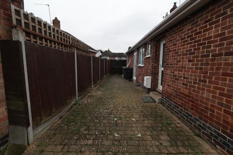 2 bedroom bungalow to rent, Atherstone Road, Loughborough LE11