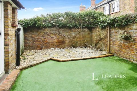 2 bedroom terraced house to rent, Matlock Road, Eastbourne, BN20