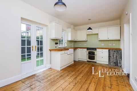 2 bedroom terraced house to rent, Matlock Road, Eastbourne, BN20