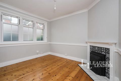 2 bedroom terraced house to rent, Matlock Road, Eastbourne, BN20