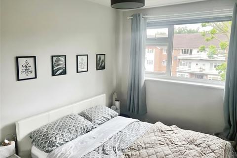 1 bedroom flat to rent, Lovelace Gardens, Surrey KT6