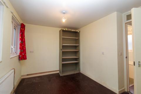 1 bedroom flat for sale, Loats Road, SW2