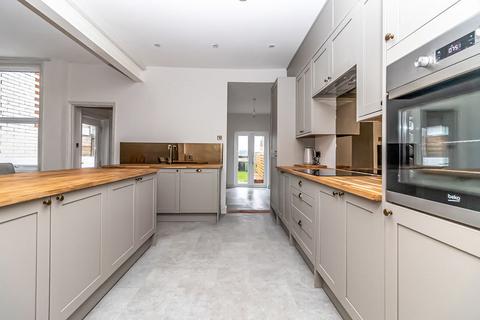 4 bedroom terraced house for sale, Francis Avenue, Southsea