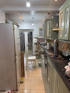 4 bedroom semi-detached house to rent, Higham Hill Road, London E17