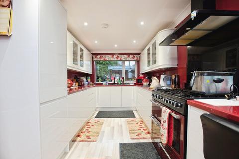 4 bedroom detached bungalow for sale, Lynher Way, Launceston PL15