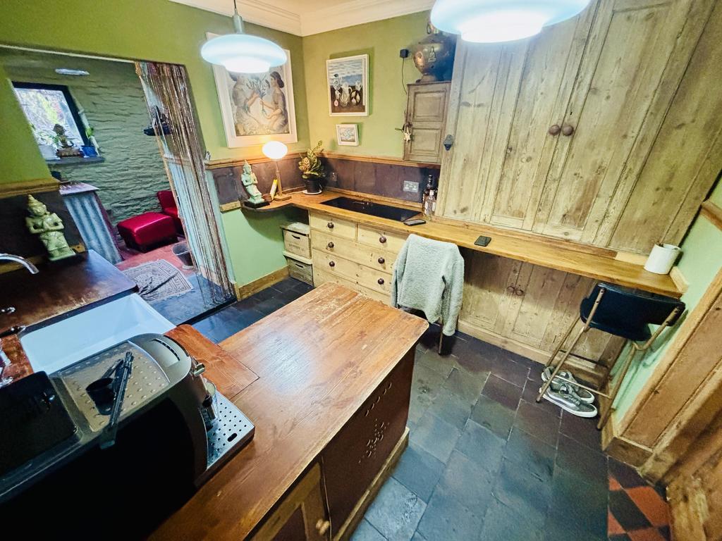 Kitchen (second image)