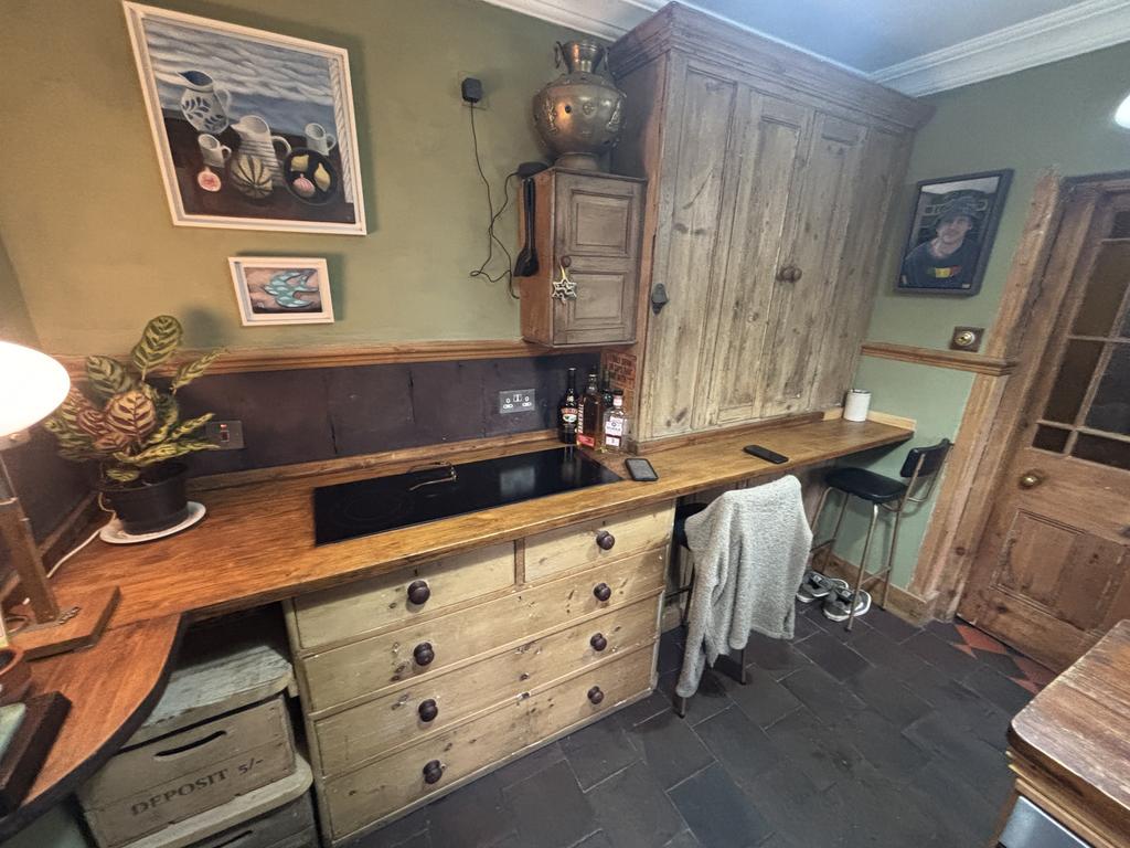 Kitchen (third image)