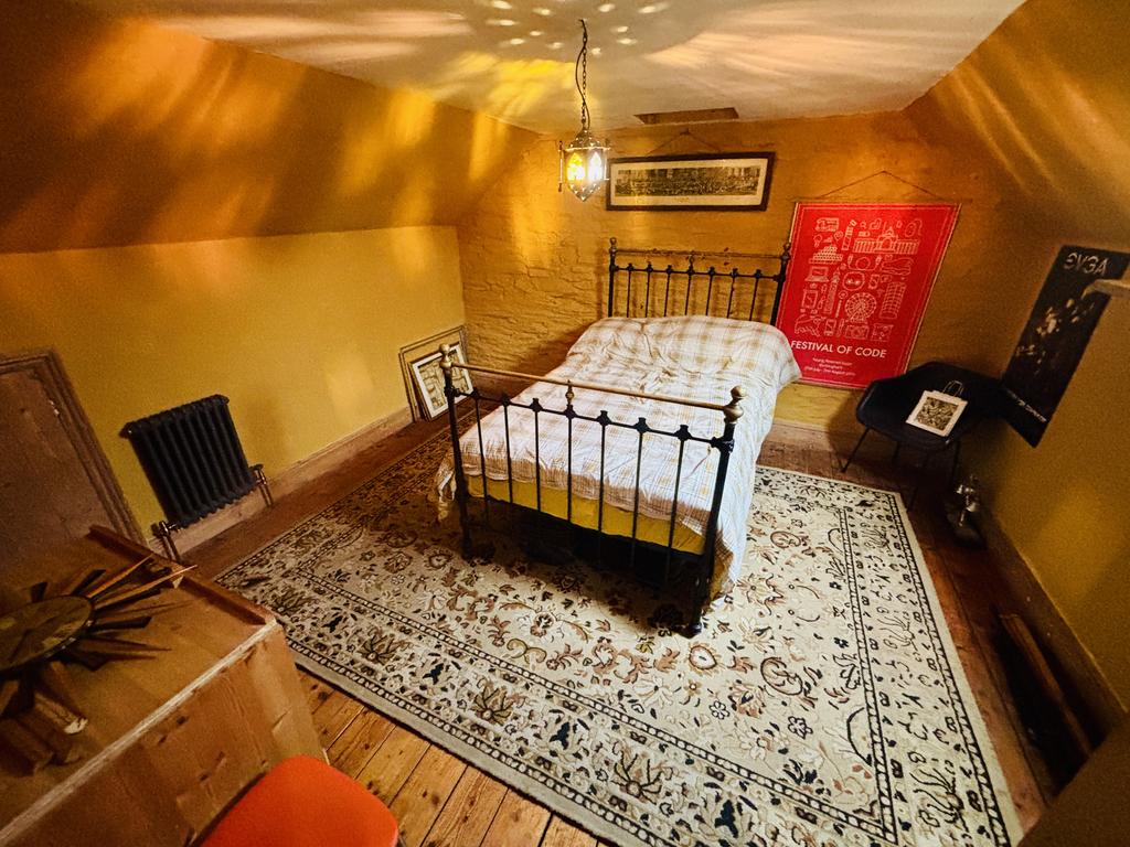 Bedroom 1 (principle)