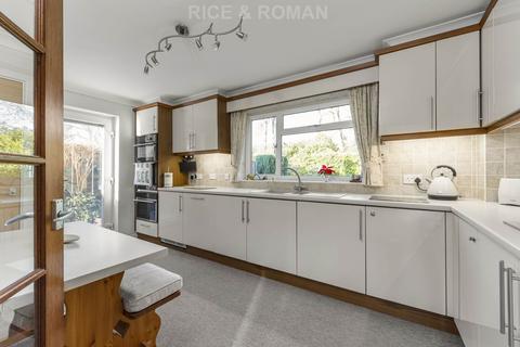 undefined, Llangar Grove, Crowthorne RG45