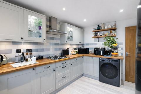 2 bedroom flat for sale, Westcombe Park Road, London SE3