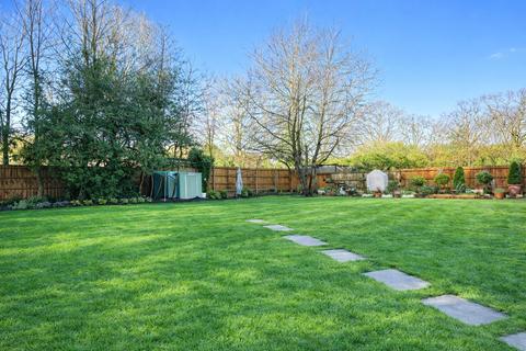 2 bedroom flat for sale, Westcombe Park Road, London SE3