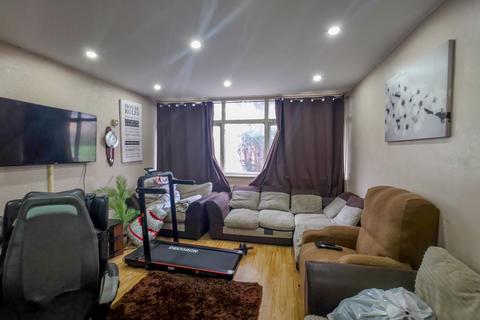3 bedroom townhouse for sale, Tawney Road, Thamesmead, London, SE28