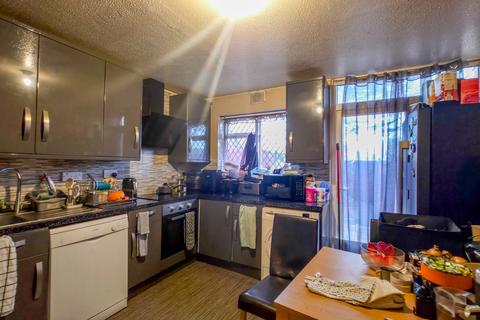 3 bedroom townhouse for sale, Tawney Road, Thamesmead, London, SE28