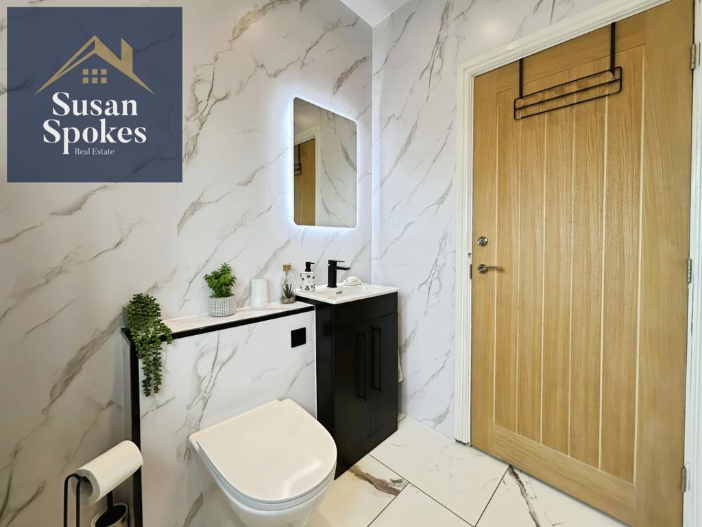 Pbox-bathroom-325497.jpg