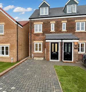 3 bedroom semi-detached house to rent, Peterborough Way, Tyne & Wear SR2