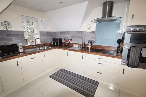 2 bedroom apartment for sale, Pinehurst Road, West Moors