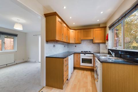 1 bedroom terraced house to rent, Gorling Close, Crawley RH11