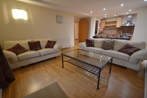 3 bedroom flat to rent, Hermand Crescent, Slateford, Edinburgh, EH11