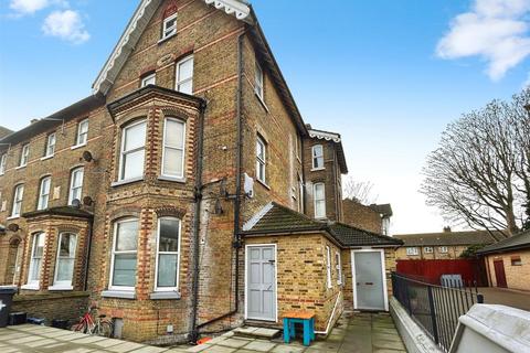 1 bedroom flat to rent, Station Road, Herne Bay