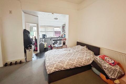 1 bedroom flat to rent, Station Road, Herne Bay