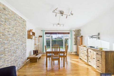 2 bedroom flat for sale, Bexley Road , Eltham , London