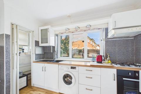 2 bedroom flat for sale, Bexley Road , Eltham , London