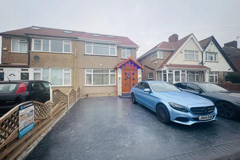 6 bedroom semi-detached house for sale, Wentworth Crescent, Hayes