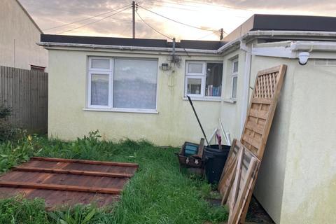 2 bedroom bungalow for sale, Colne Way, Point Clear Bay, Clacton-on-Sea