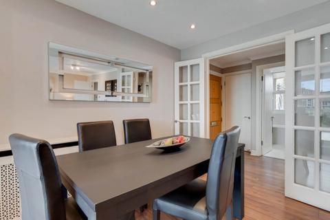 3 bedroom flat to rent, St Johns Wood Park, London NW8