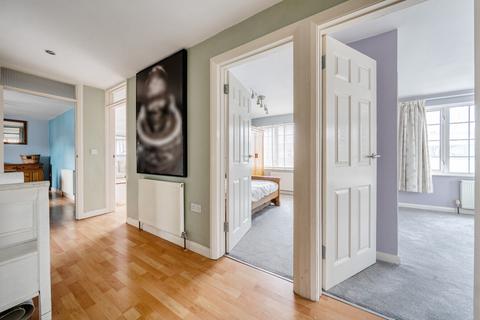 2 bedroom flat to rent, Grand Parade, Hampshire PO1