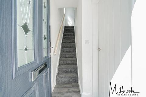 3 bedroom semi-detached house to rent, Flapper Fold Lane, Atherton, M46