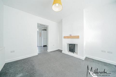 3 bedroom semi-detached house to rent, Flapper Fold Lane, Atherton, M46