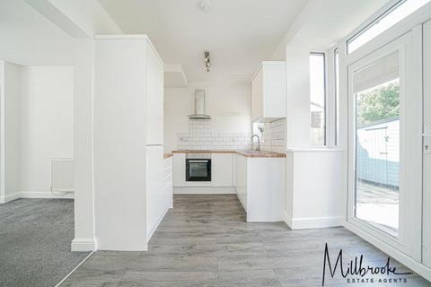 3 bedroom semi-detached house to rent, Flapper Fold Lane, Atherton, M46