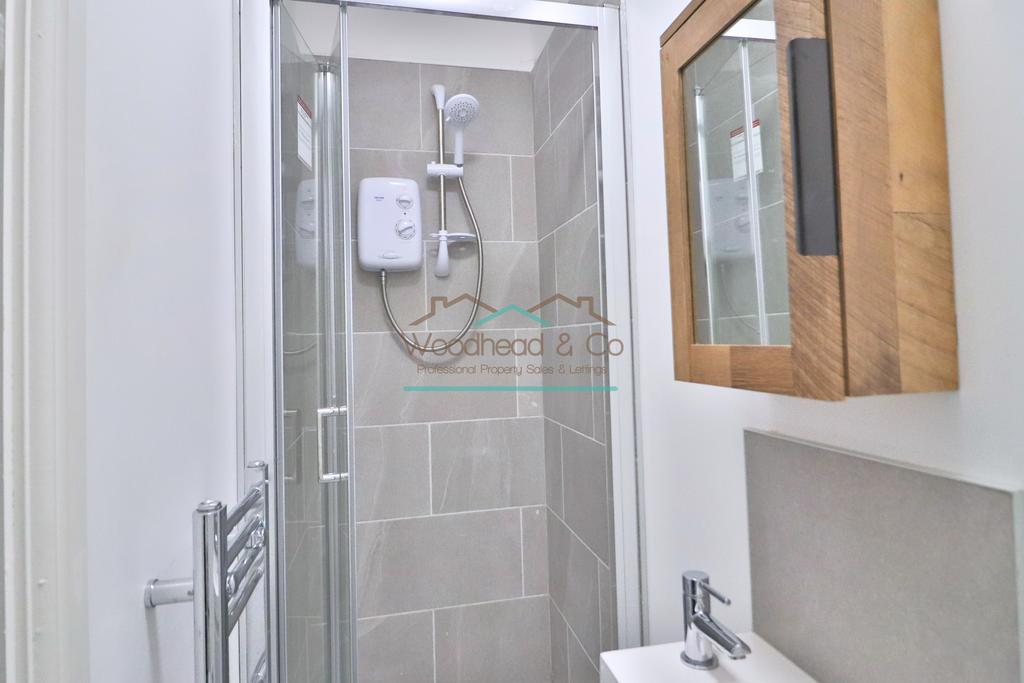 Room1 Bathroom
