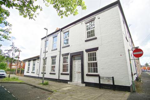 undefined, 4-Bed Flat to Let on East Street, Preston