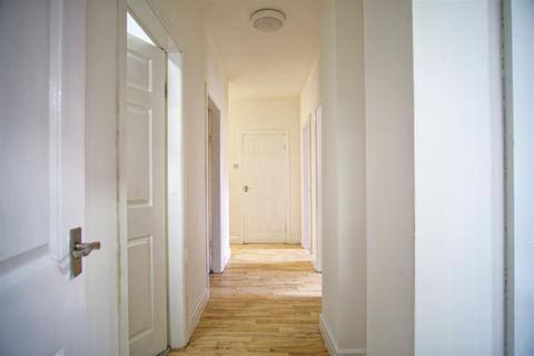 undefined, 4-Bed Flat to Let on East Street, Preston