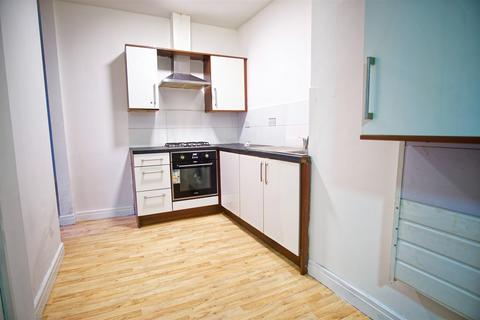 undefined, 4-Bed Flat to Let on East Street, Preston