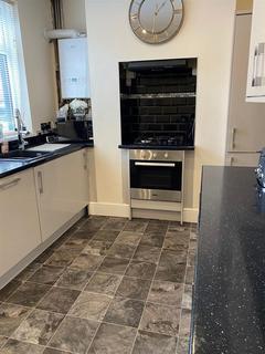 3 bedroom terraced house to rent, 16 Perch Street
