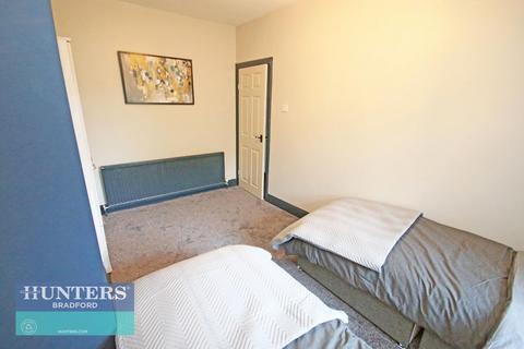 2 bedroom terraced house to rent, Bellshaw Street Bradford, West Yorkshire, BD8