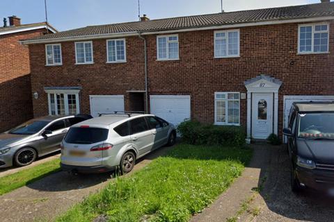 3 bedroom terraced house to rent - Neil Armstrong Way, Leigh-on-sea, SS9