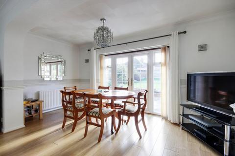 4 bedroom detached house for sale, Fawkham Avenue, New Barn, Kent, DA3