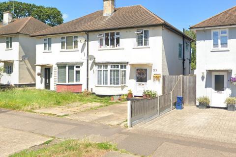 3 bedroom semi-detached house to rent, Stonehill Road, Leigh-on-sea, SS9