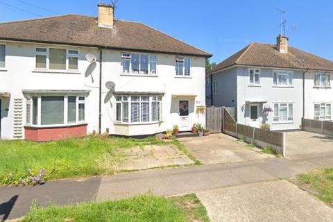 3 bedroom semi-detached house to rent, Stonehill Road, Leigh-on-sea, SS9