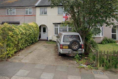 3 bedroom terraced house to rent, Kent Avenue, Leigh-on-sea, SS9