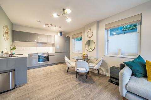 2 bedroom flat to rent, Nightingale Walk, Hampshire GU9