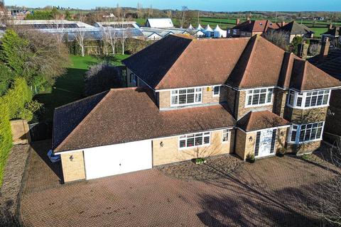 5 bedroom detached house for sale, Middlebeck Drive, Arnold, Nottingham