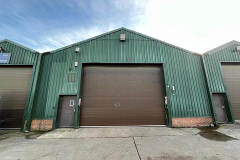 Warehouse to rent - Wickford